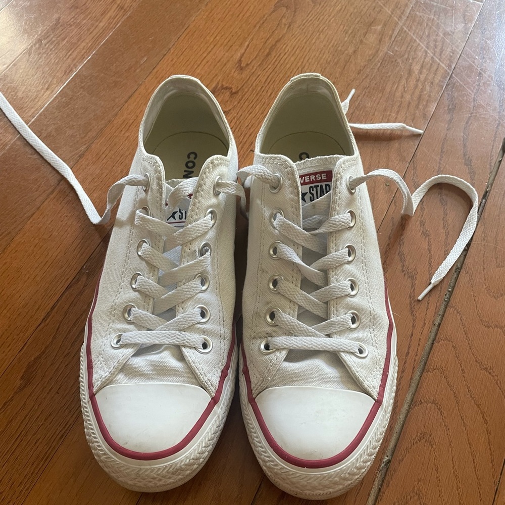 White low-top Chuck Taylor Allstar